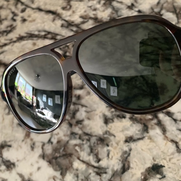 New GUCCI Havana Aviator Tortoise Sunglasses, Green & Red, Full Inclusion - Picture 10 of 16